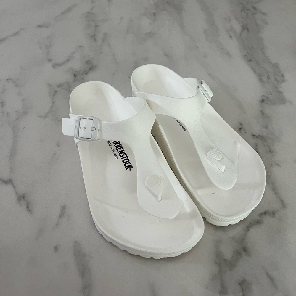 Birkenstock White Gizeh 37, women’s 6 men’s 4